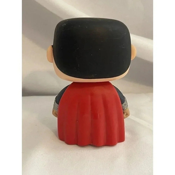 Funko Pop! SUPERMAN MAN OF STEEL #23 DC COMICS HEROES VAULTED OOB No Box Loose - Picture 3 of 8